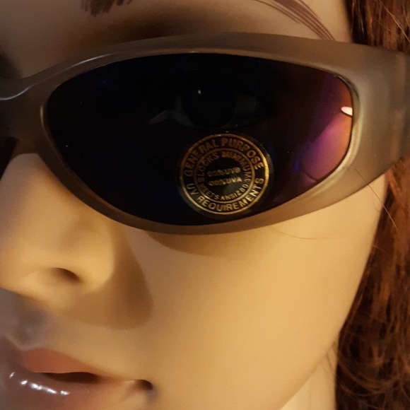 Unisex Sunglasses Gray Plastic Frame Sunglasses - Picture 4 of 6